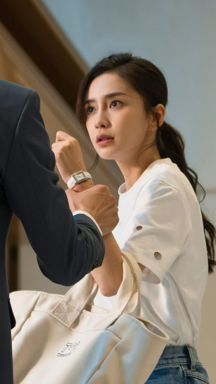 Rời Khỏi Vũng Lầy Nhà Họ Chu